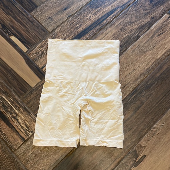 Shape ware - Picture 2 of 6